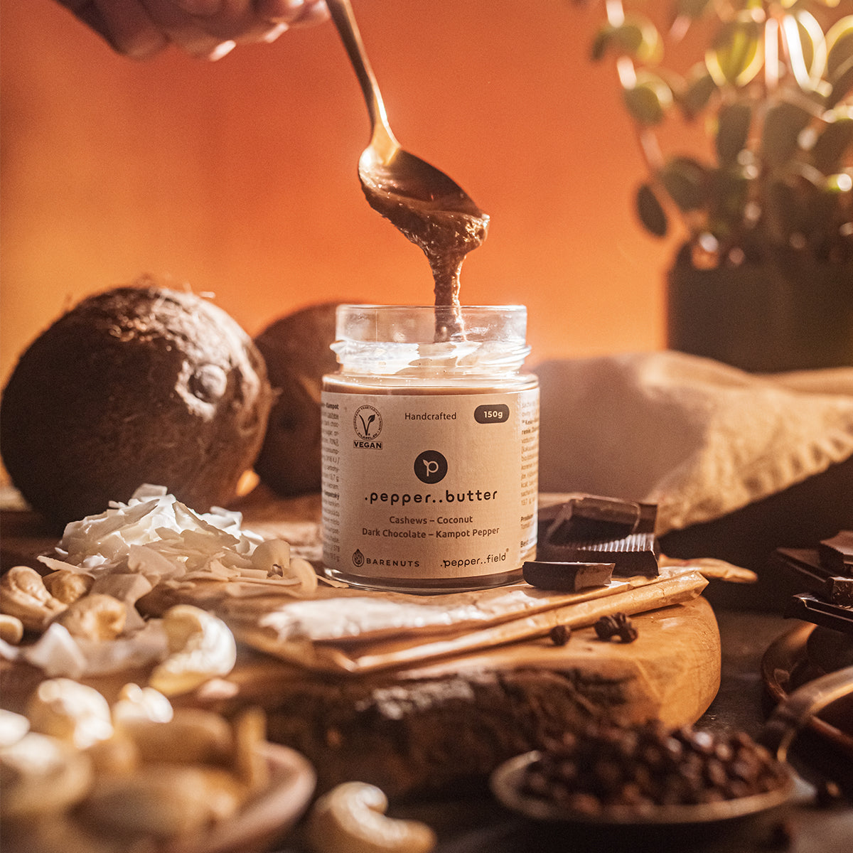 Kešu máslo s kokosem, tmavou čokoládou a Kampotským pepřem (150g)